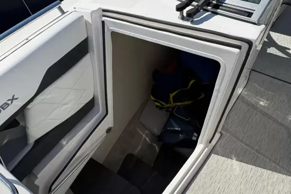 2020 Regal 33 OBX detail image 11