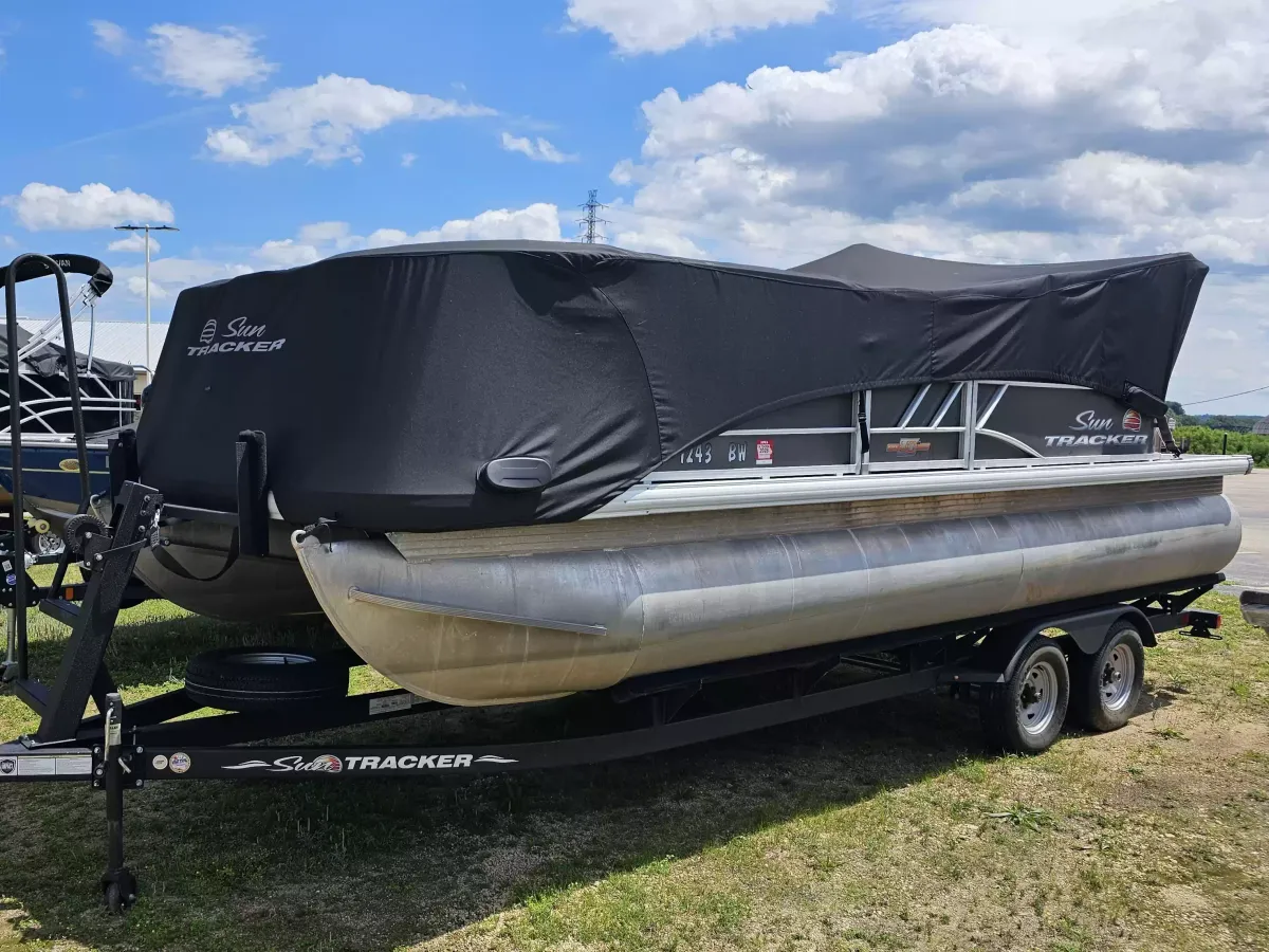 boat-carouselImage-image