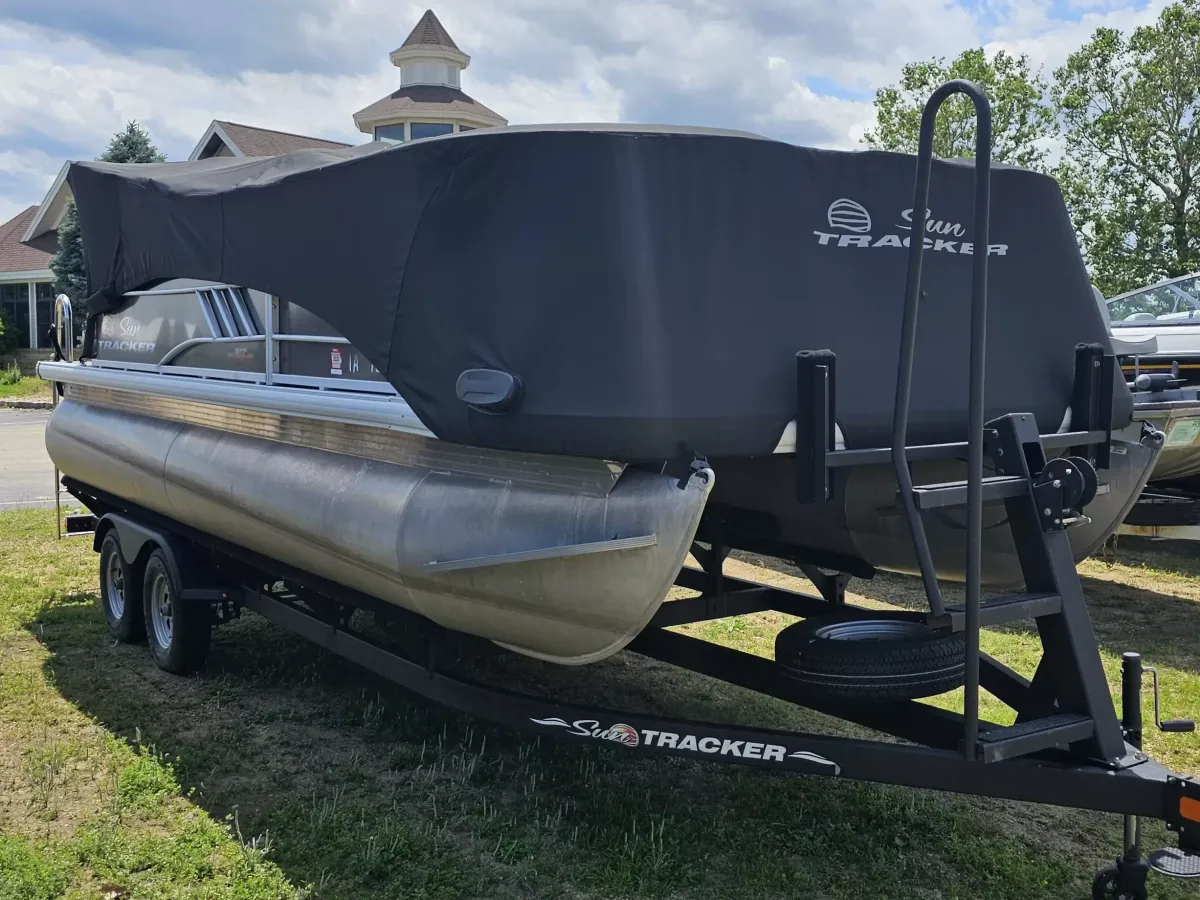 boat-carouselImage-image