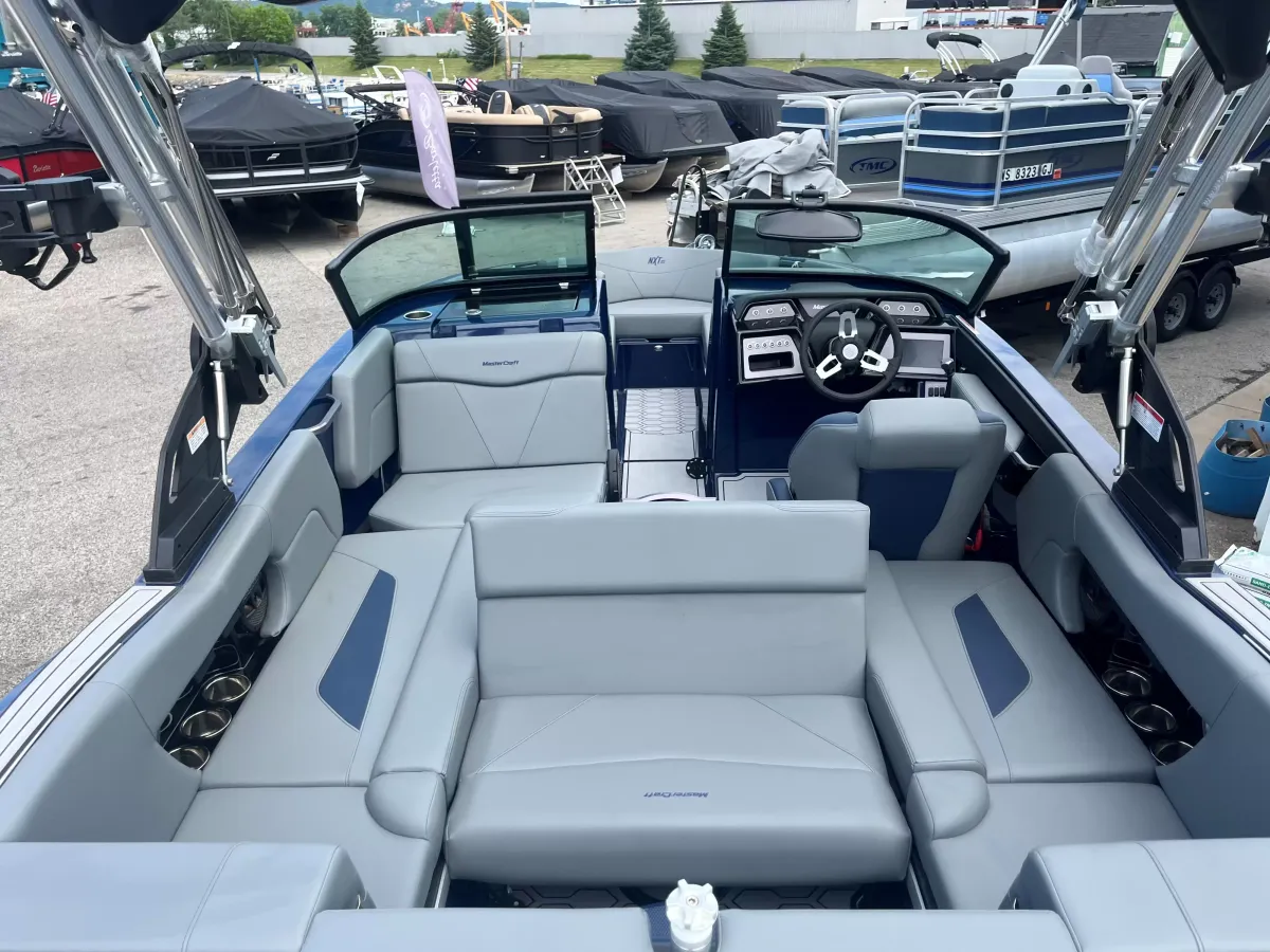 boat-carouselImage-image
