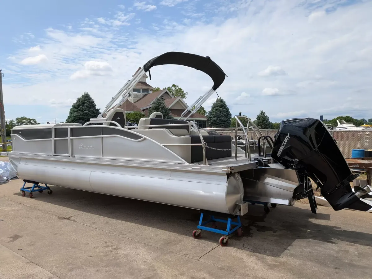 boat-carouselImage-image