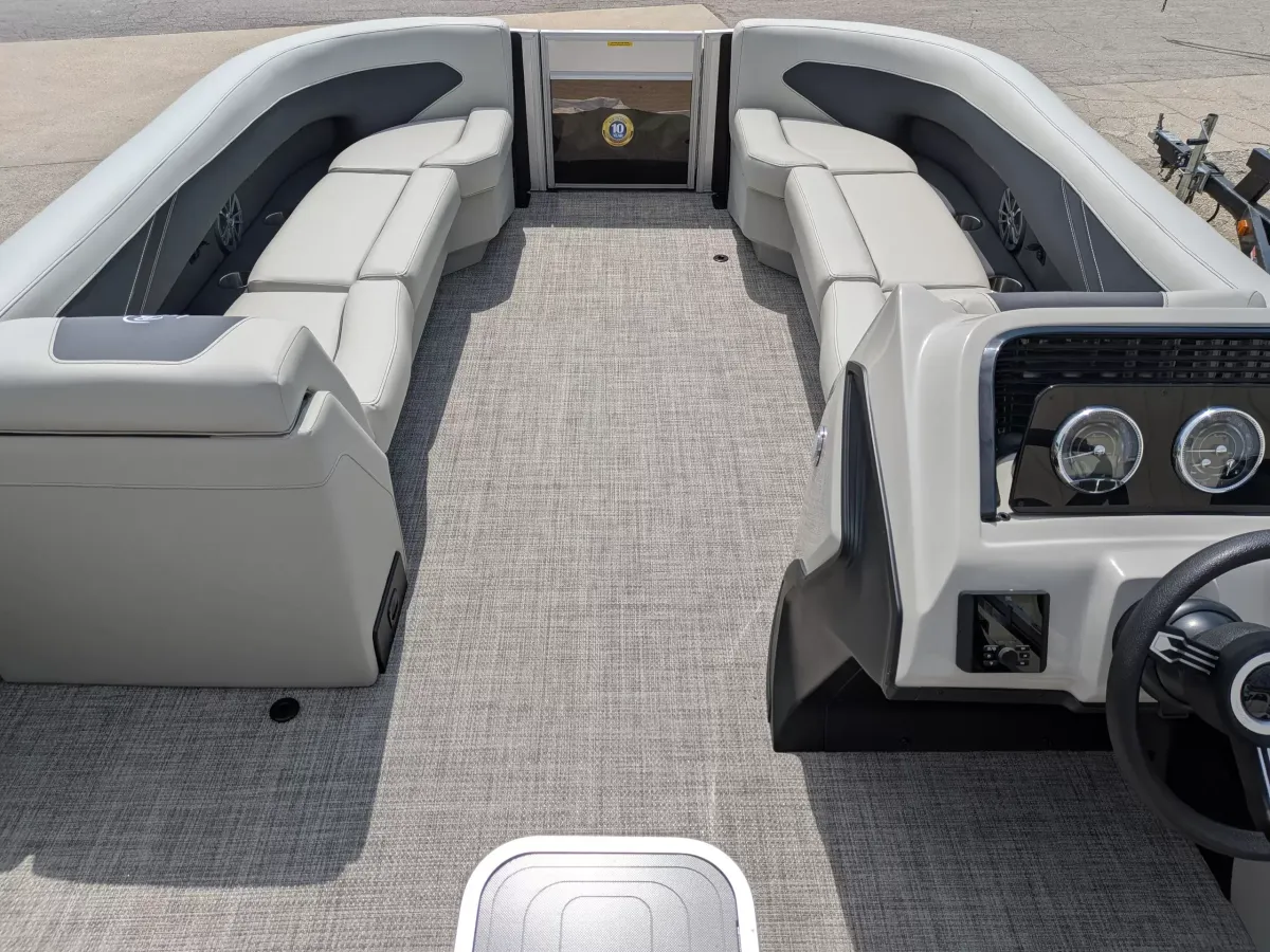 boat-carouselImage-image