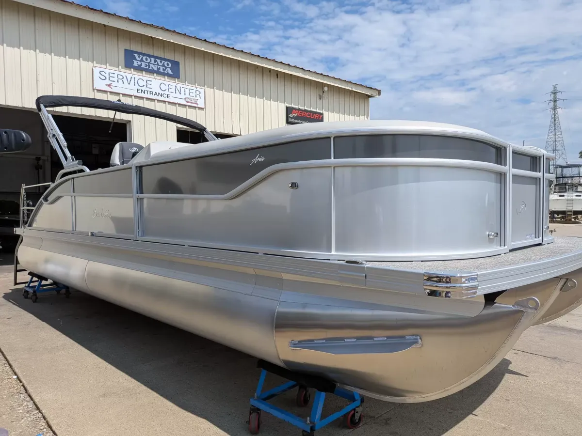 boat-carouselImage-image
