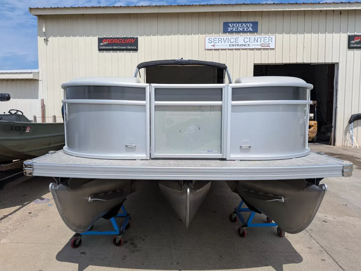 boat-carouselImage-image