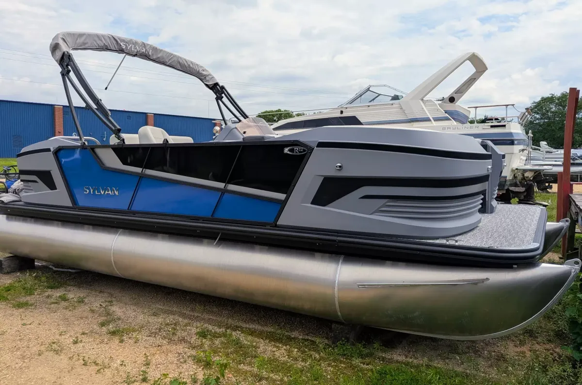 boat-carouselImage-image