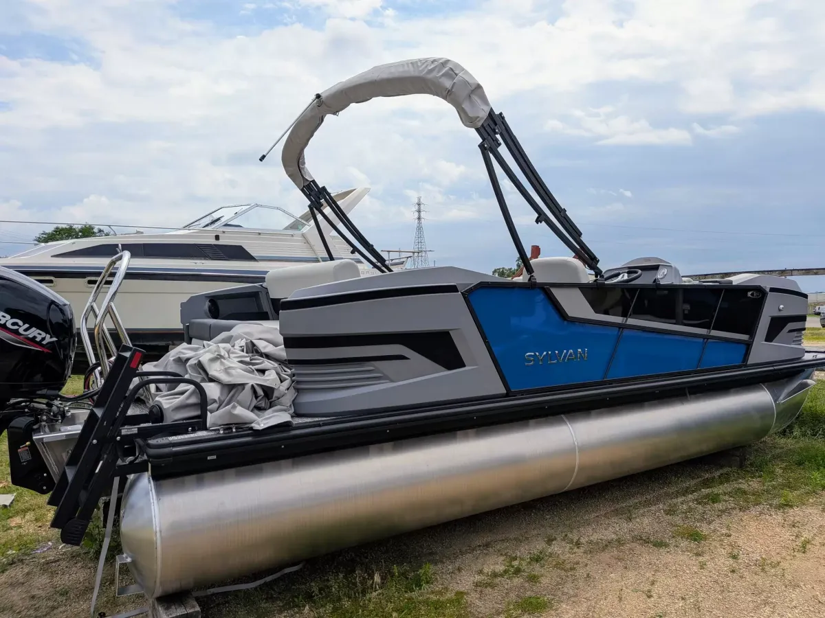 boat-carouselImage-image