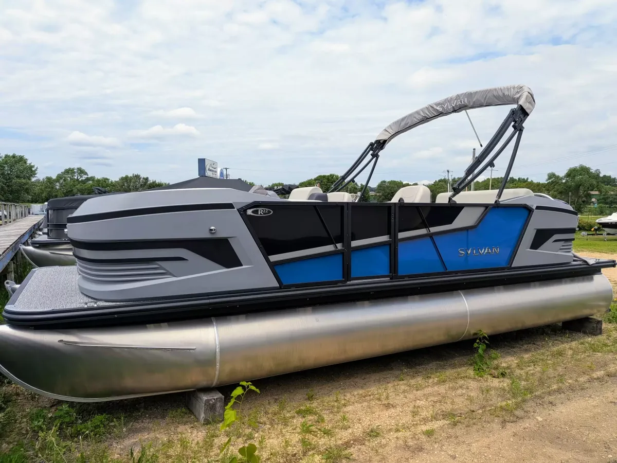 boat-carouselImage-image