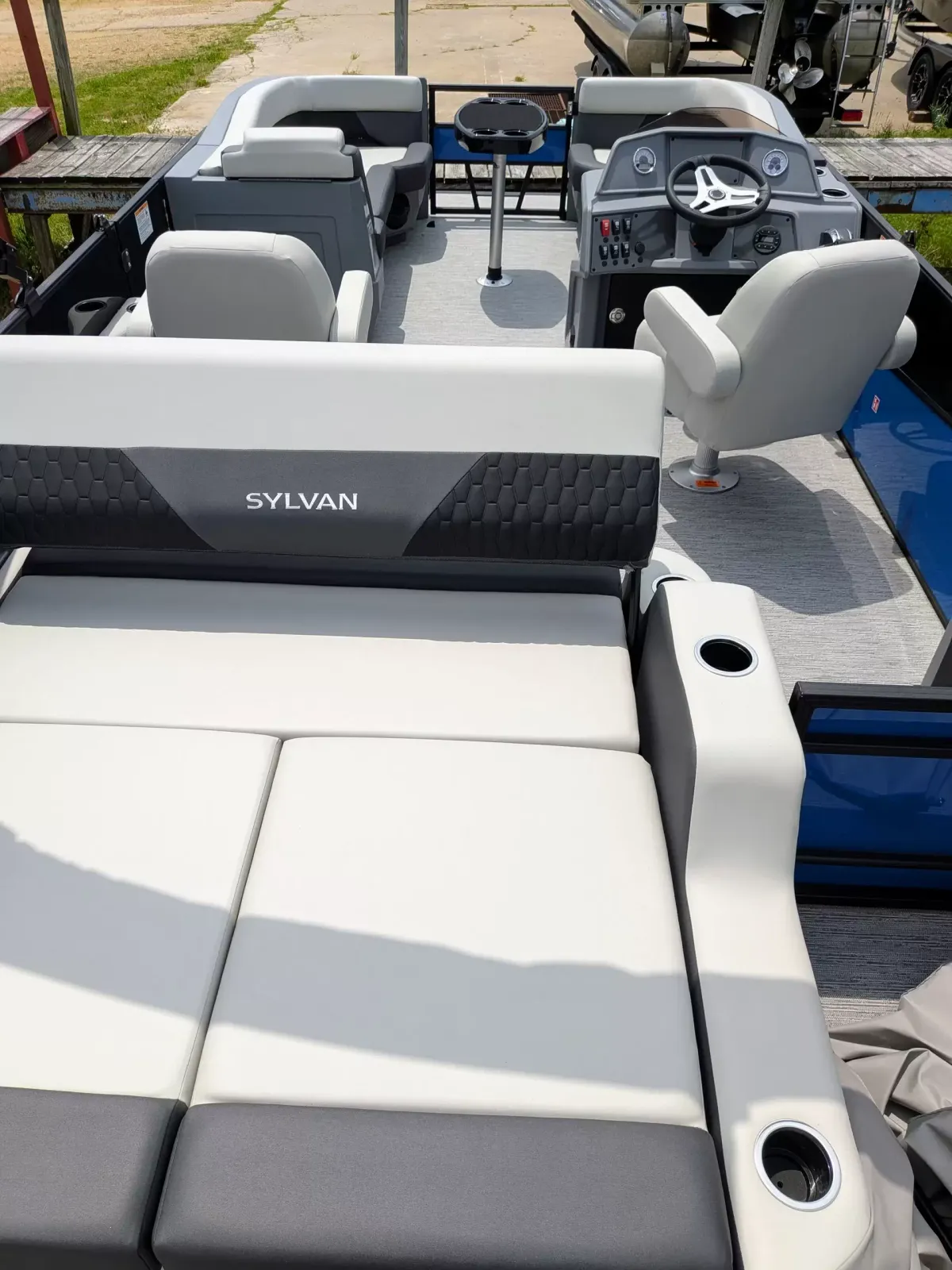 boat-carouselImage-image