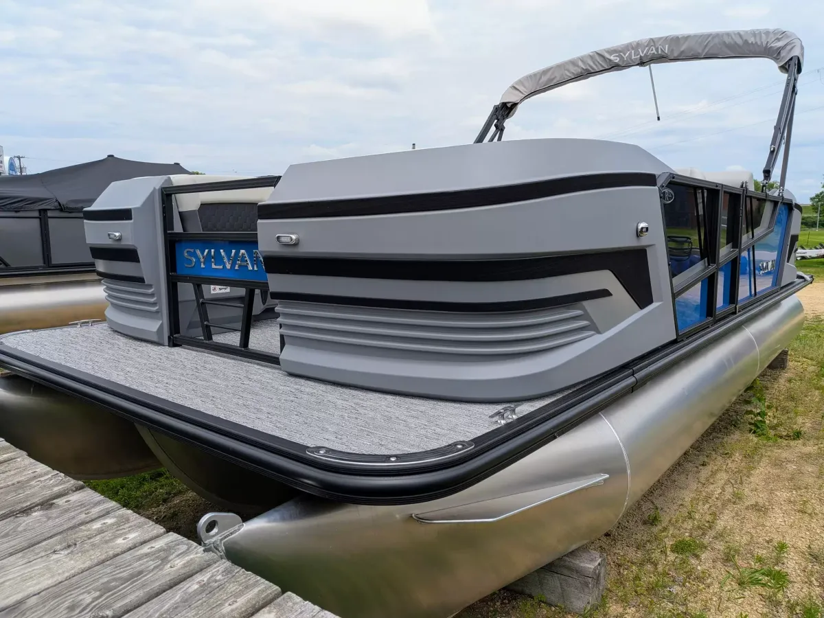 boat-carouselImage-image