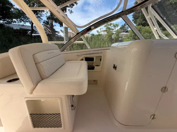 2027 Grady White FREEDOM 307 detail image 16