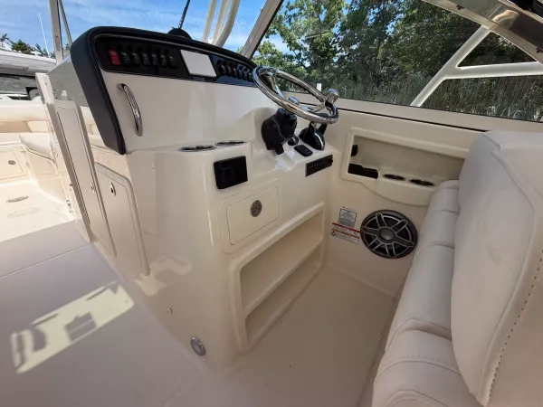 2027 Grady White FREEDOM 307 detail image 17