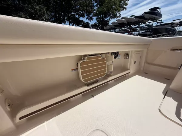 2027 Grady White FREEDOM 307 detail image 11