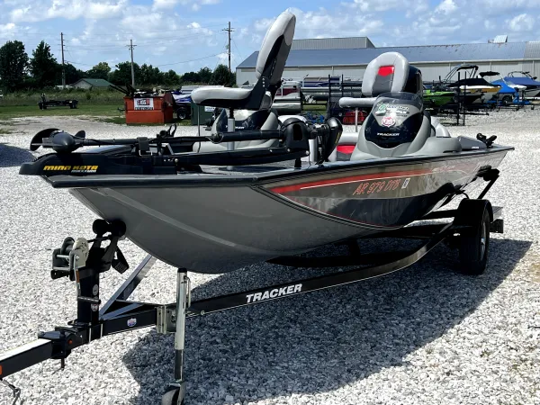 2016 Bass tracker Pro Team 195 TXW-2