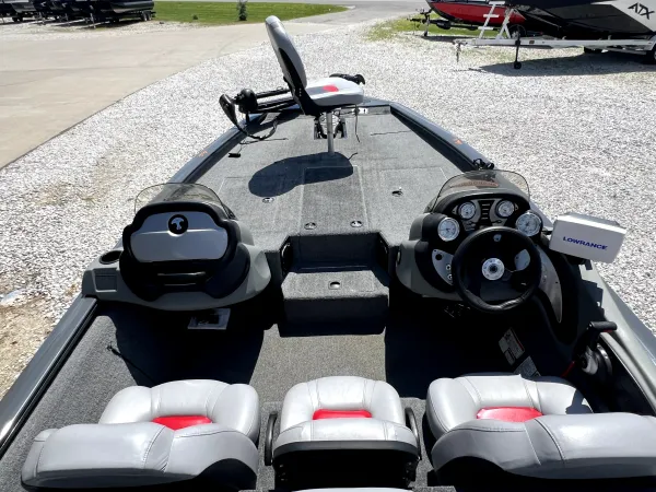 2016 Bass tracker Pro Team 195 TXW-6