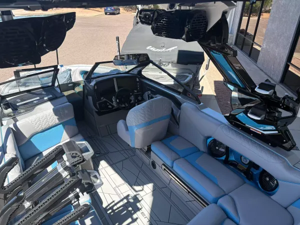 boat-detail-slider-thumb-5