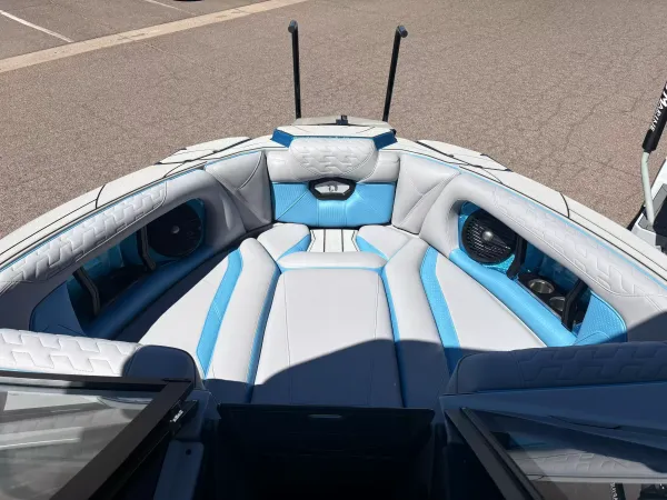 boat-detail-slider-thumb-8