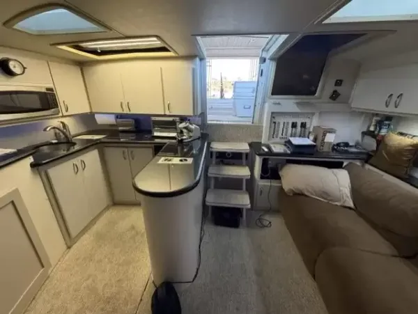 boat-detail-slider-thumb-12