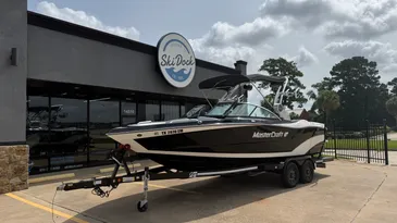 2018 MasterCraft XT23-1