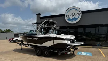 2018 MasterCraft XT23-3