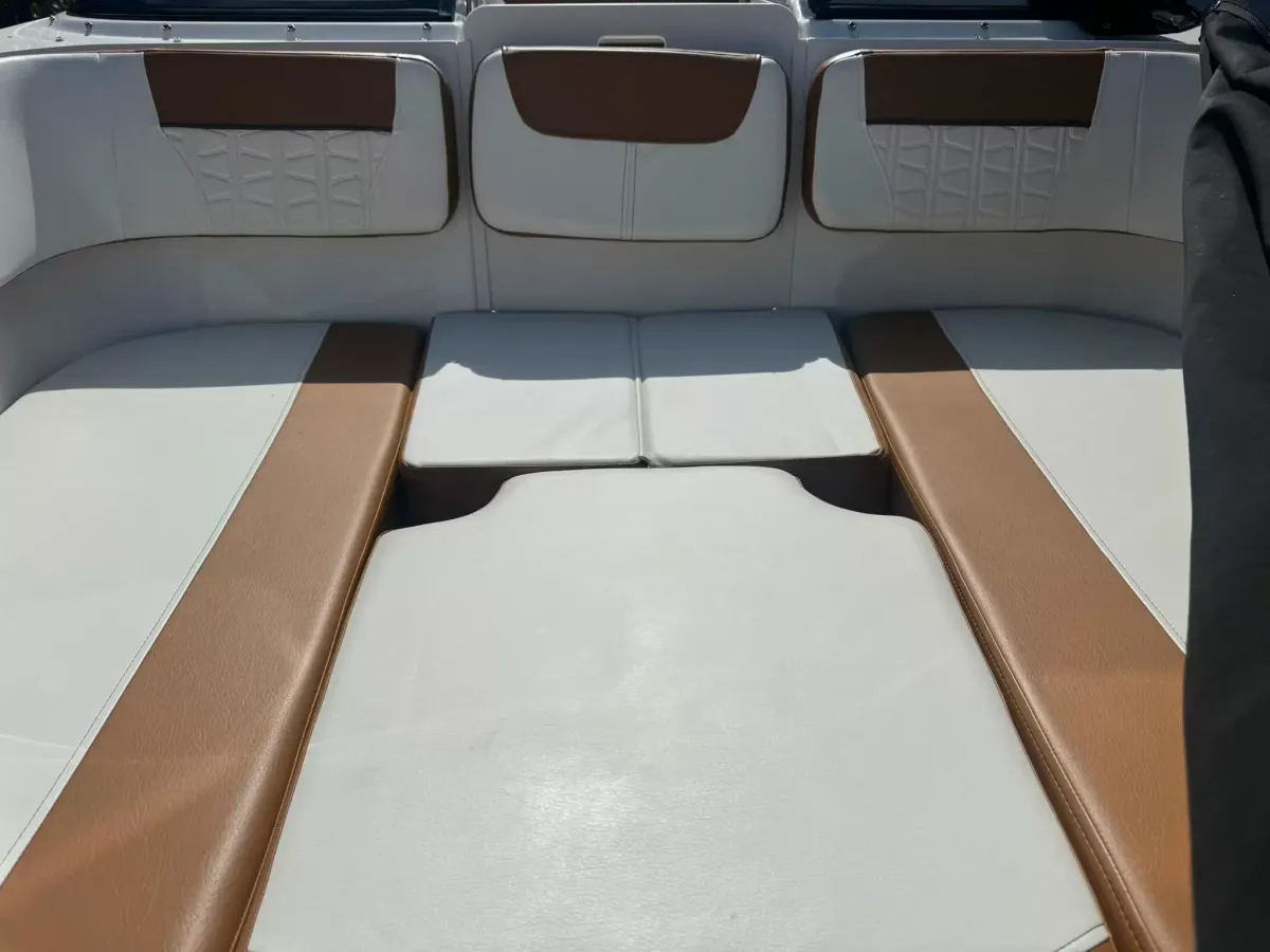 2022 Bayliner VR6 Bowrider-4