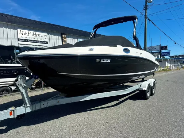 2022 Bayliner VR6 Bowrider-1