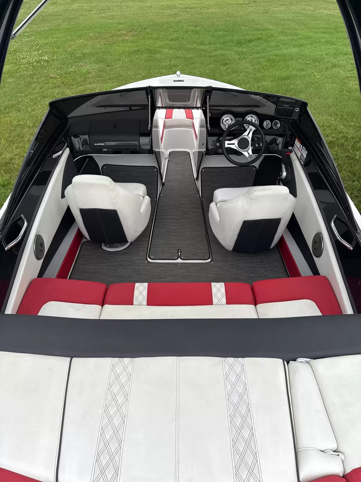 boat-carouselImage-image
