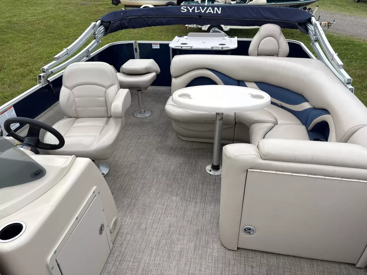 boat-carouselImage-image
