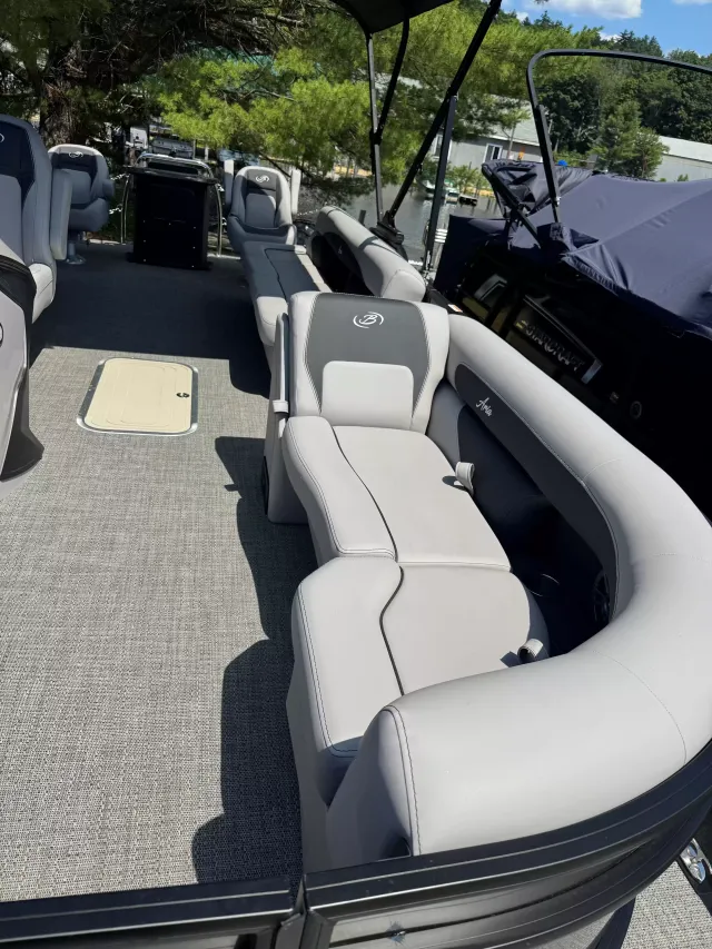 Boat Thumbnail 9