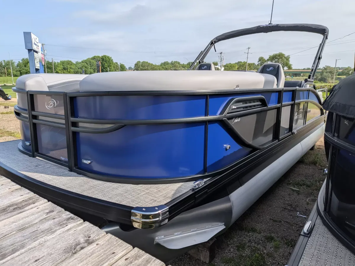 boat-carouselImage-image