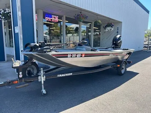  Bass tracker Pro 165-1