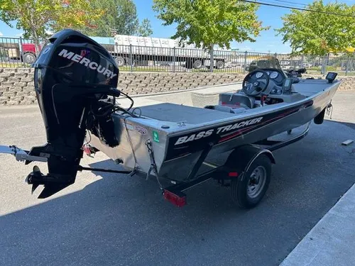  Bass tracker Pro 165-5