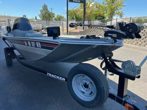  Bass tracker Pro 165-6