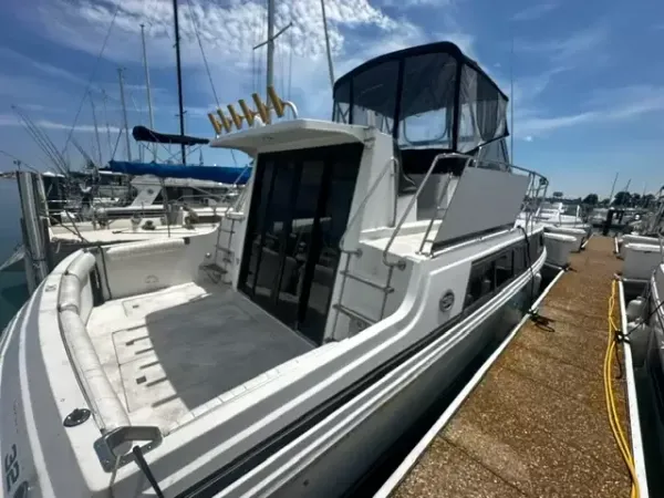 Carver Mariner 32 1990-18
