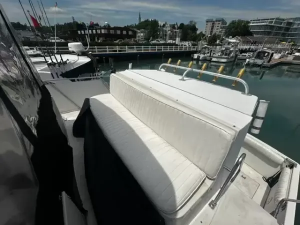 Carver Mariner 32 1990-25