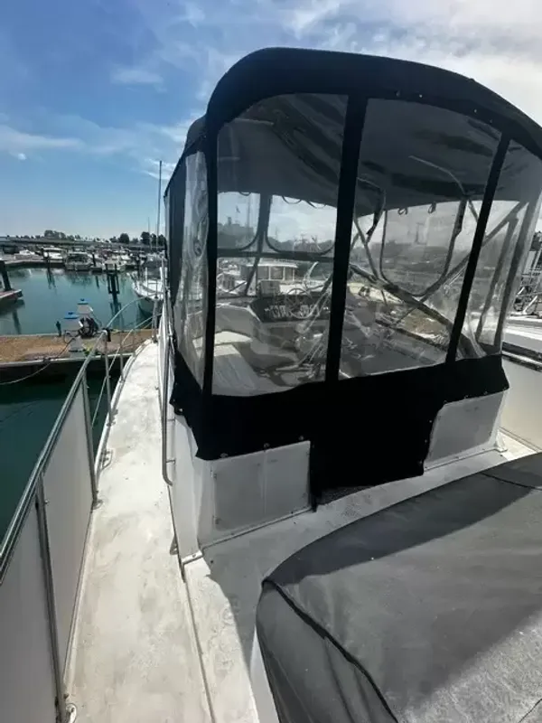 Carver Mariner 32 1990-33