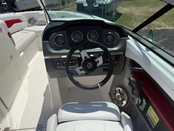 2014 Chaparral 226 SSI