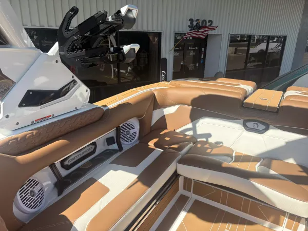 boat-detail-slider-thumb-8