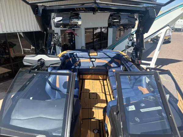 boat-detail-slider-thumb-12