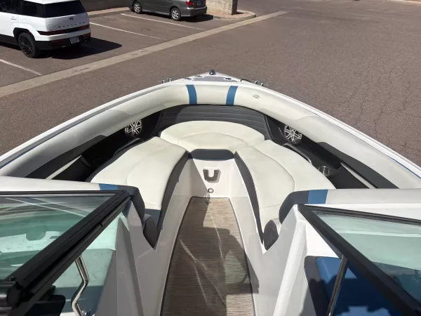 boat-detail-slider-thumb-6