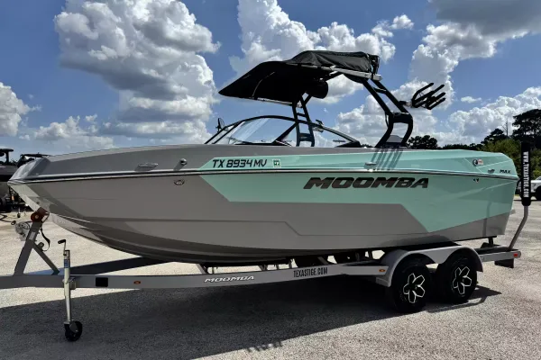 2025 Moomba Max-9