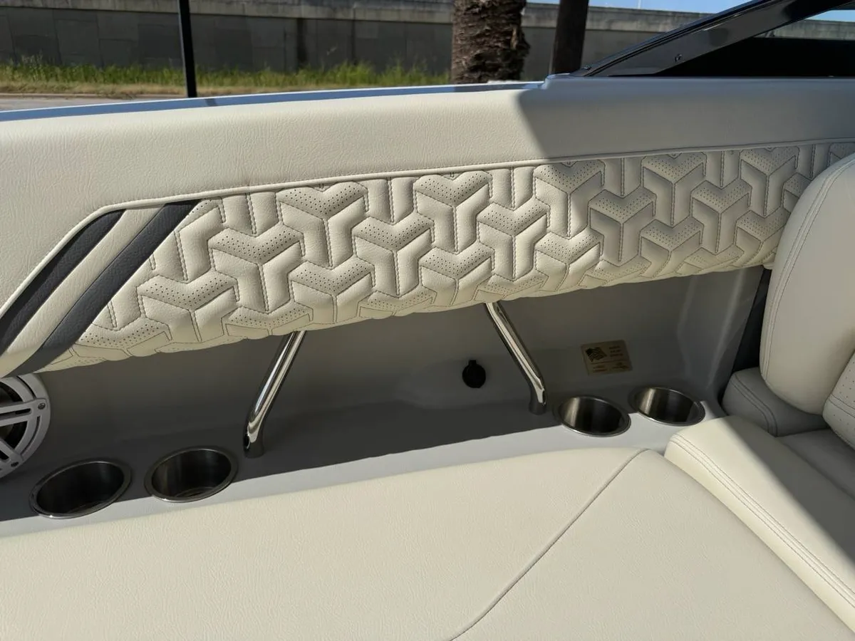 dummy-boat-img