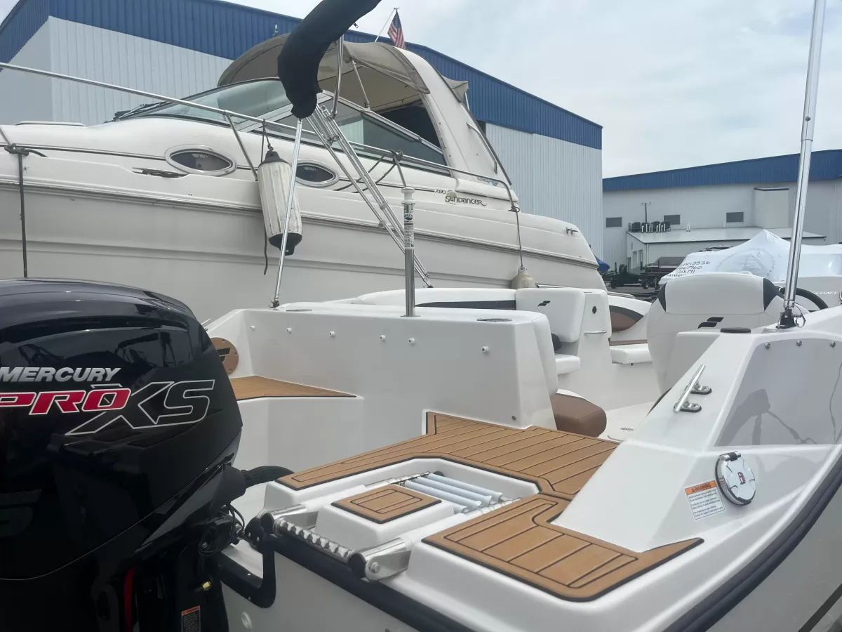 boat-carouselImage-image