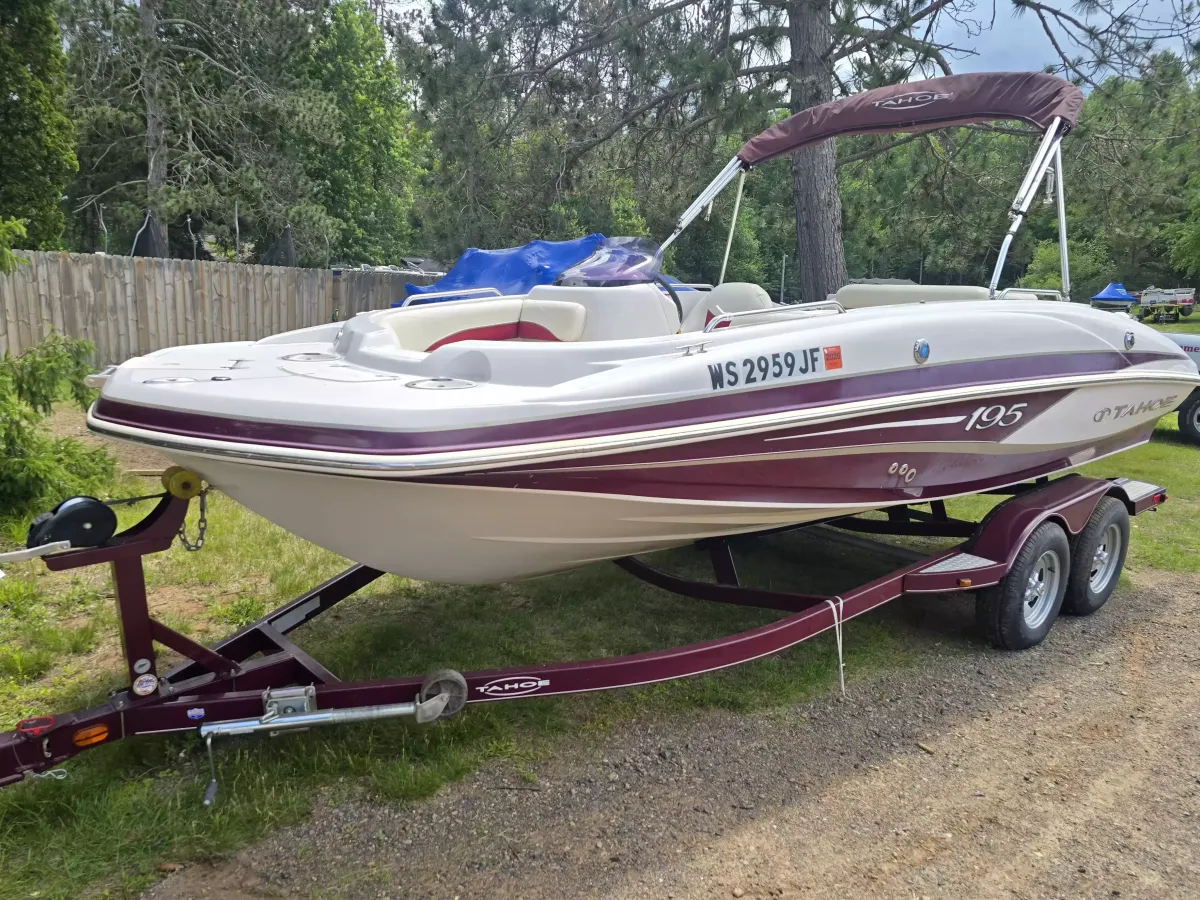 boat-carouselImage-image