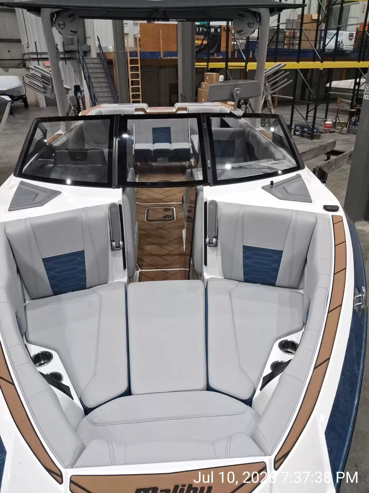 boat-carouselImage-image