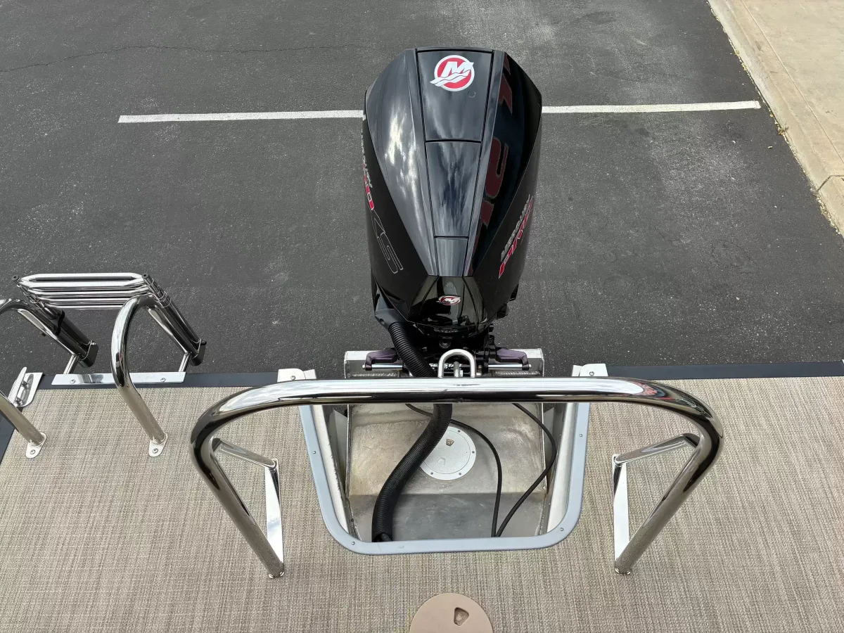 2022 Manitou 23 Encore VPII-3
