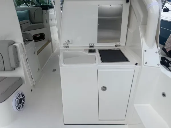Pursuit DC 326 Dual Console 2026-4