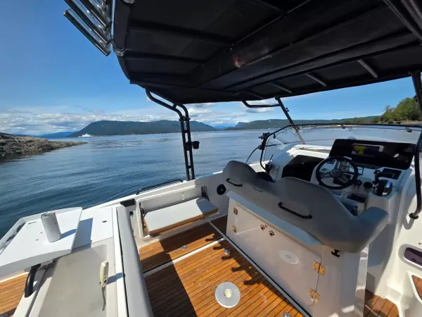 2023 Beneteau Flyer 8 Sundeck-17