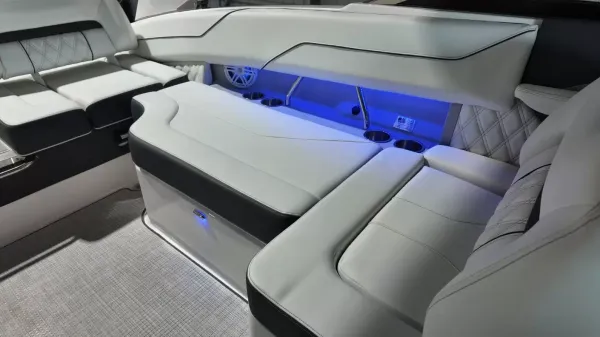 2027 Regal LS4-44