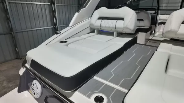 2027 Regal LS4-55
