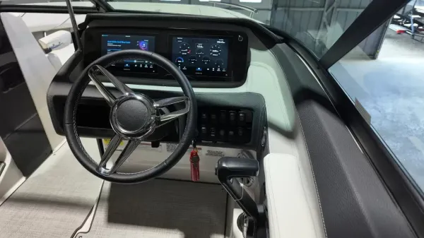 2027 Regal LS4-37